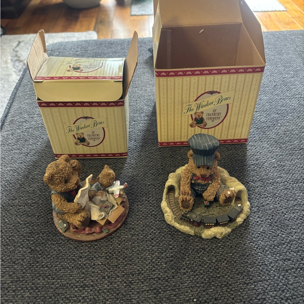 Vintage Set of The Windsor Bears of Cranbury Commons Figurines with Boxes